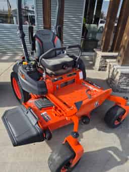 Kubota Z422 Zero Turn Mower, 54″ Deck.